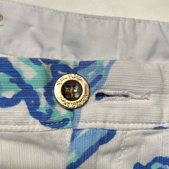 Lilly Pulitzer Buttercup Scalloped Shorts in Barefoot Print - Picture 7 of 7